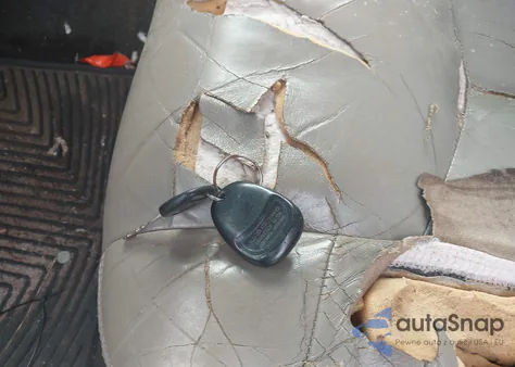 2002 Chevrolet Avalanche 1500 z USA, uszkodzony, nr VIN 3GNEC13T92G185390